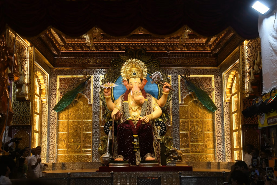 How much India earns during Ganpati festival?